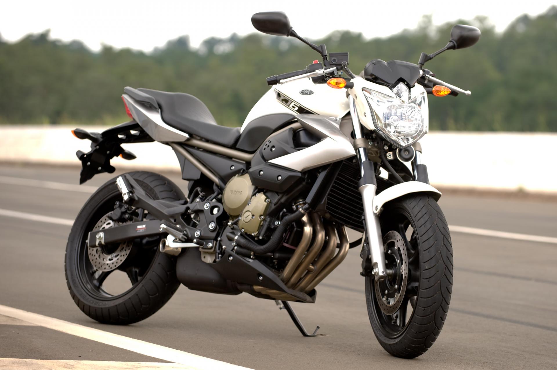 1 Yamaha XJ6 (600cm3) (régul A2-A)